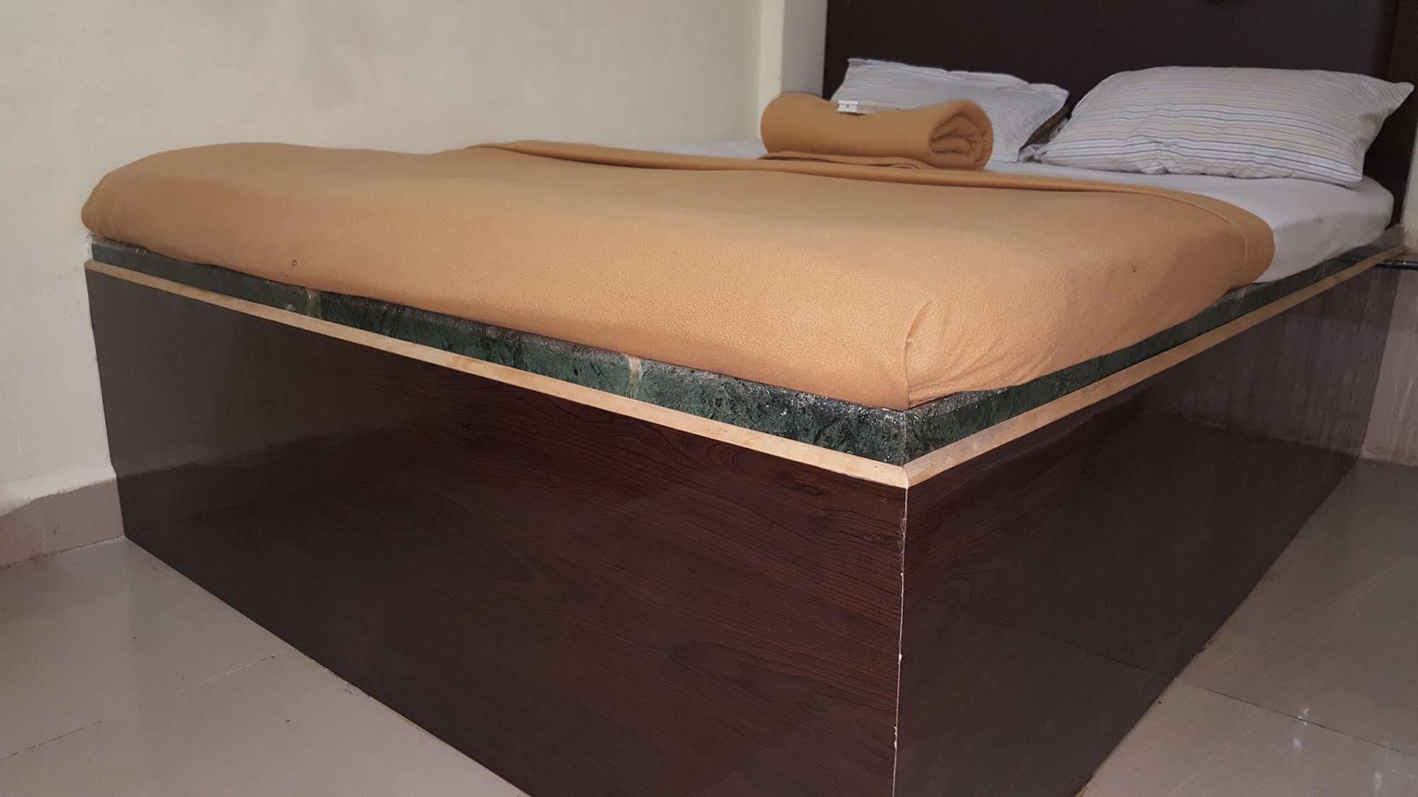 Hotel Al Mehraj 孟买 外观 照片